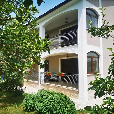 Apartment Garden Maria Vrsar
